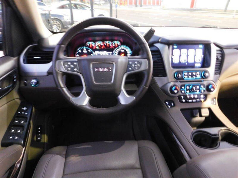 2017 GMC Yukon XL SLT