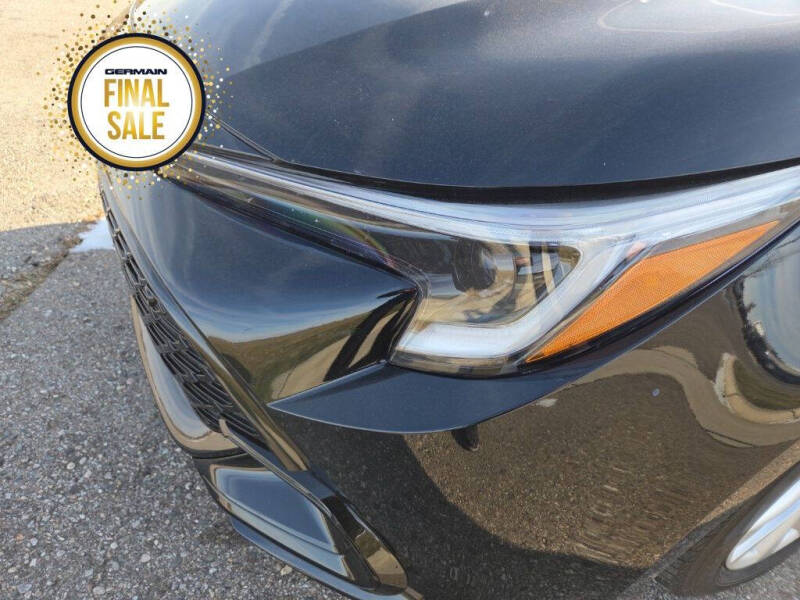 2025 Toyota Corolla Hatchback SE