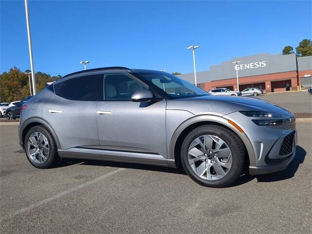 2024 Genesis GV60 Standard