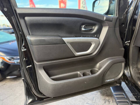 2017 Nissan Titan SL