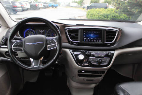2019 Chrysler Pacifica Touring L