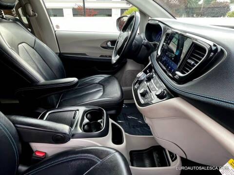2021 Chrysler Pacifica Touring L