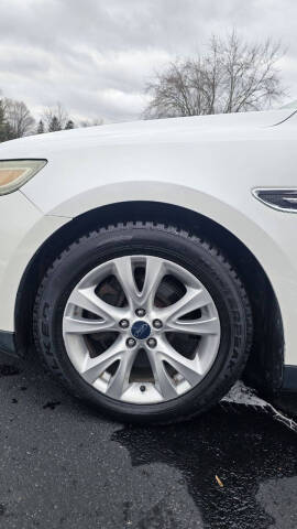 2011 Ford Taurus SEL
