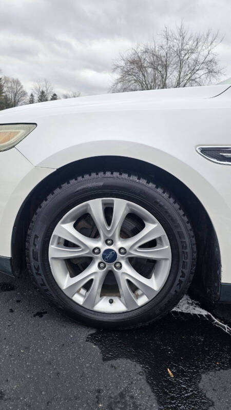 2011 Ford Taurus SEL