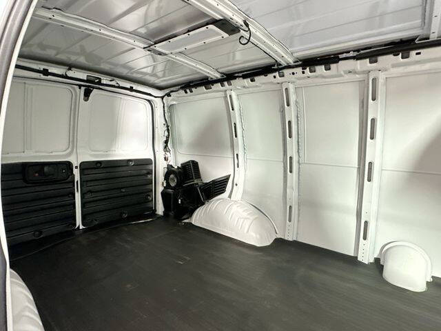 2023 Chevrolet Express 2500