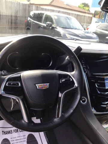 2018 Cadillac Escalade Platinum