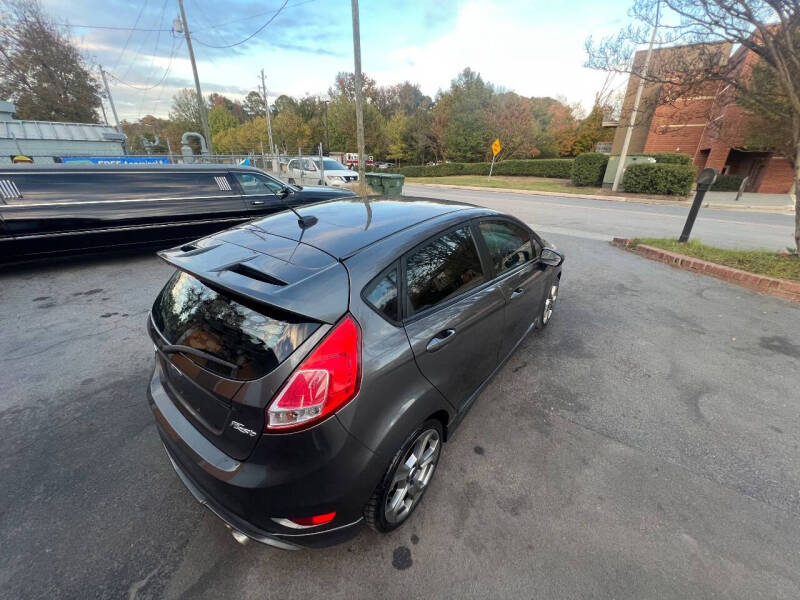 2017 Ford Fiesta ST photo 22