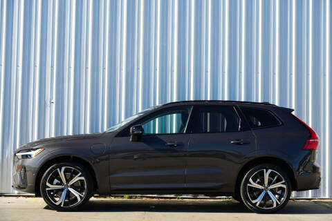 2024 Volvo XC60 Recharge T8 Ultimate Dark Theme