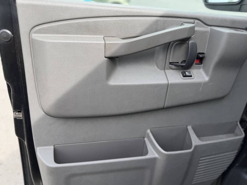 2017 Chevrolet Express 2500