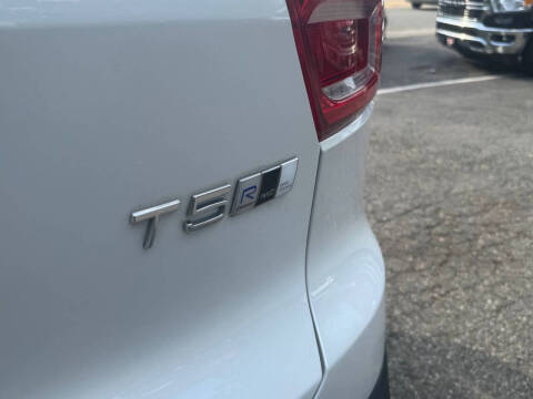 2019 Volvo XC40 T5 R-Design