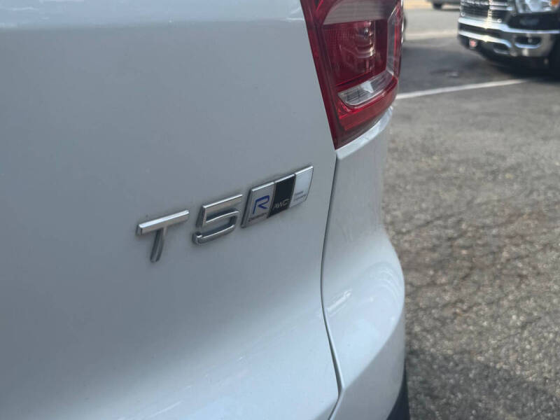 2019 Volvo XC40 T5 R-Design