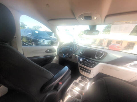2017 Chrysler Pacifica Touring