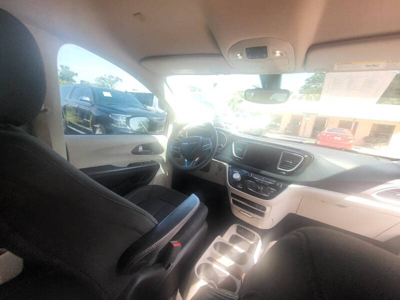 2017 Chrysler Pacifica Touring