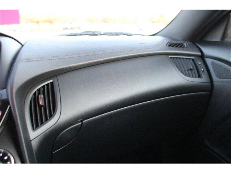 2013 Hyundai Genesis Coupe 2.0T Premium