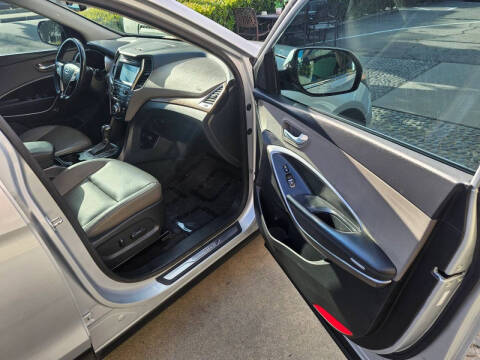 2017 Hyundai Santa Fe SE
