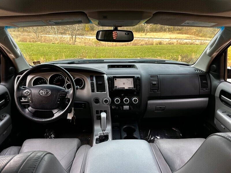 2008 Toyota Sequoia Platinum photo 14