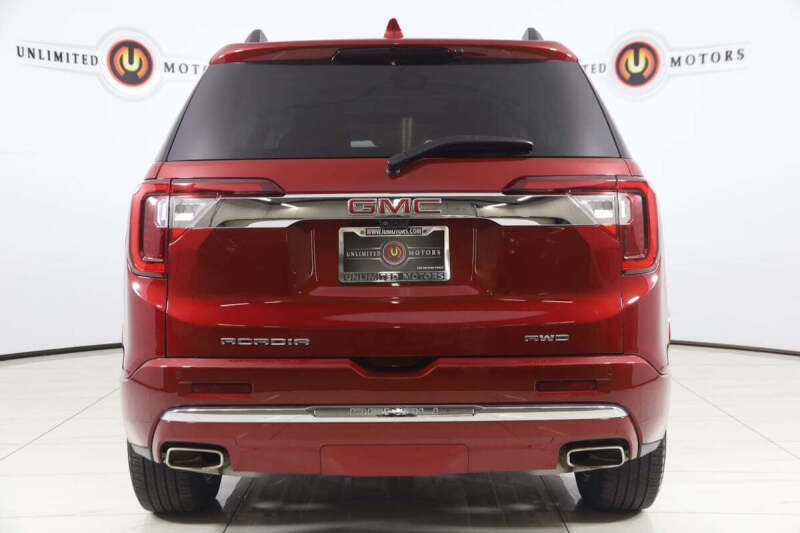 2023 GMC Acadia Denali