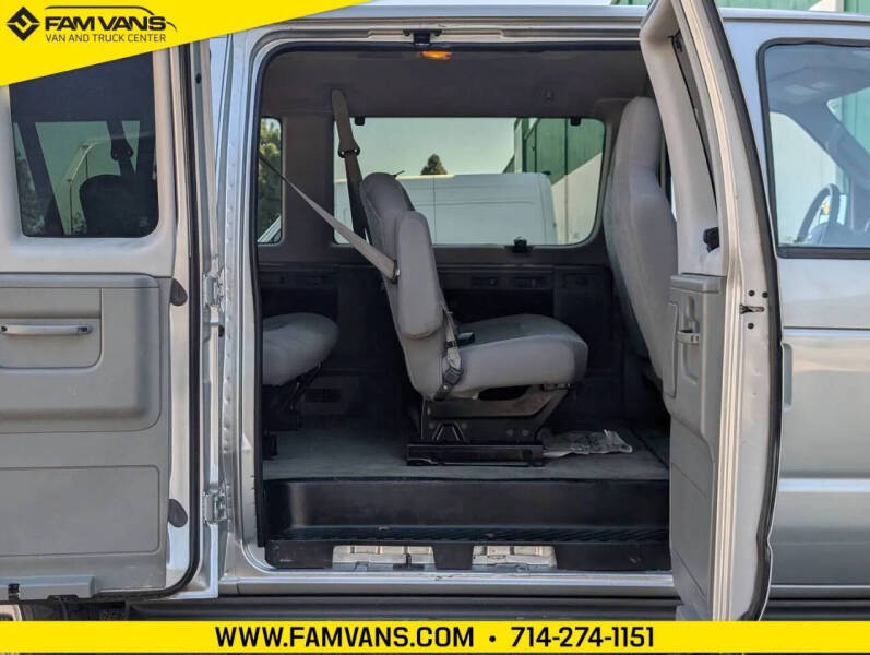2013 Ford E-Series E-350 SD XLT
