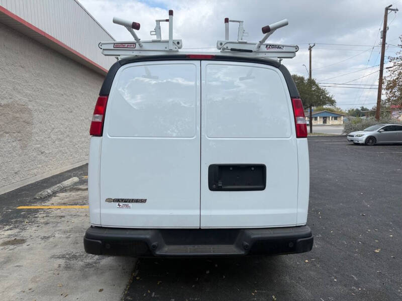 2021 Chevrolet Express 2500