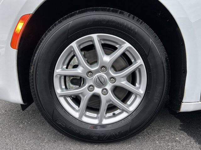 2022 Chrysler Voyager LX