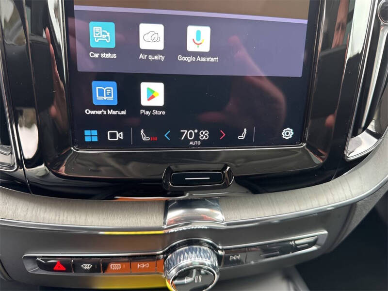 2025 Volvo XC60 B5 Plus Dark Theme