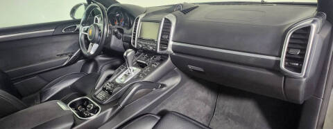 2016 Porsche Cayenne GTS