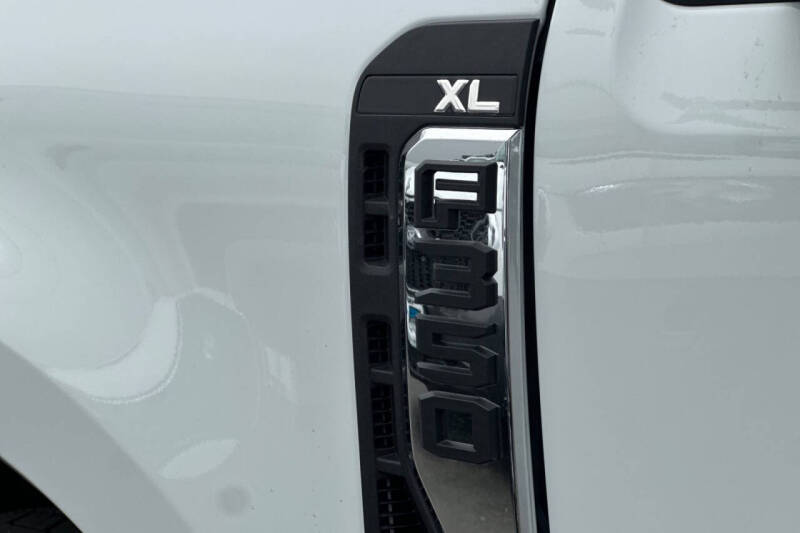 2025 Ford F-350 Super Duty XL