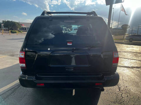 2004 Nissan Pathfinder LE Platinum