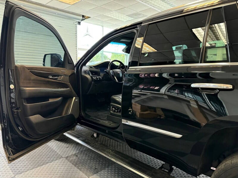 2019 Cadillac Escalade Platinum