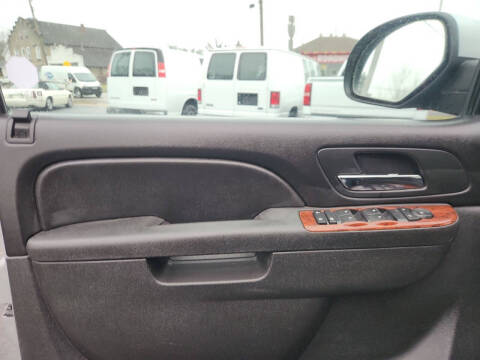 2012 Chevrolet Avalanche LS