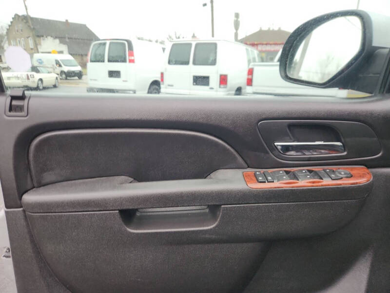 2012 Chevrolet Avalanche LS