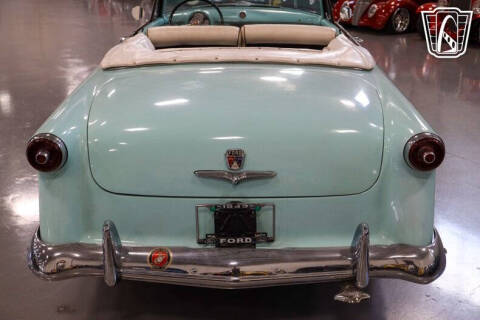 1953 Ford Crestline