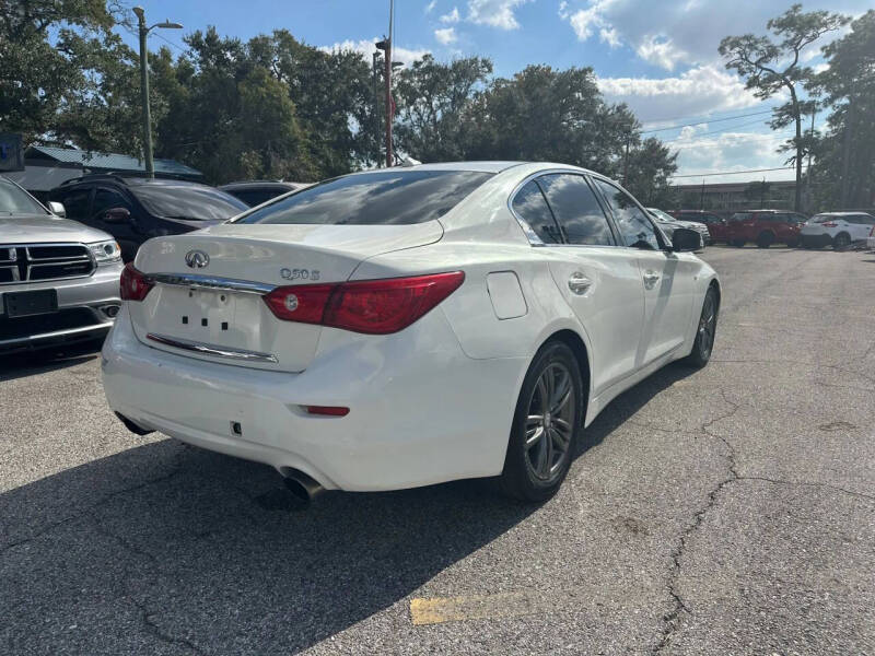 2015 Infiniti Q50 Premium