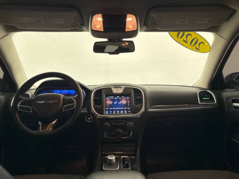 2020 Chrysler 300 Touring