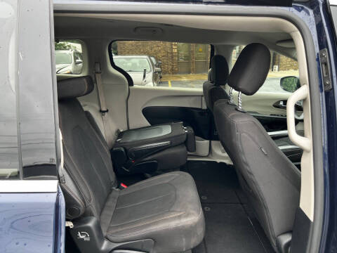 2017 Chrysler Pacifica LX