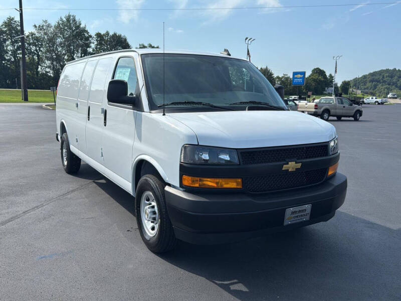 2025 Chevrolet Express 2500