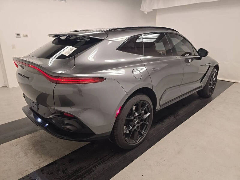2021 Aston Martin DBX