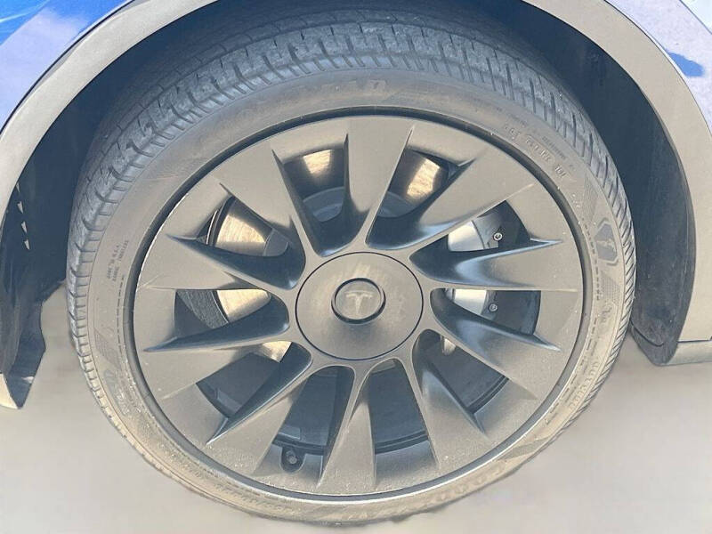 2024 Tesla Model Y Long Range