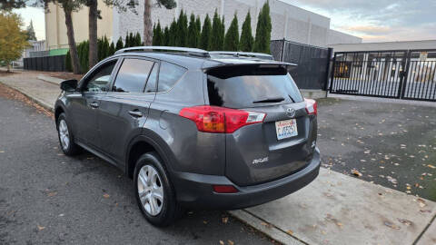 2013 Toyota RAV4 LE