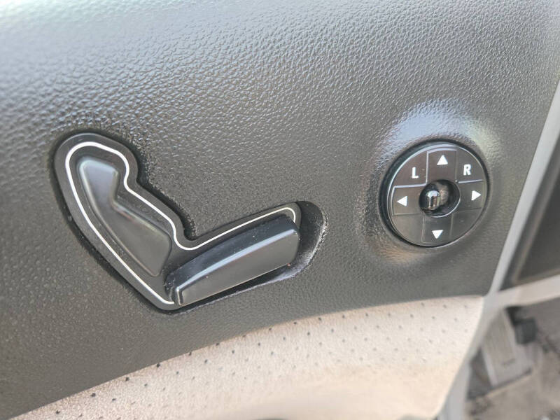 2007 Hyundai Entourage GLS