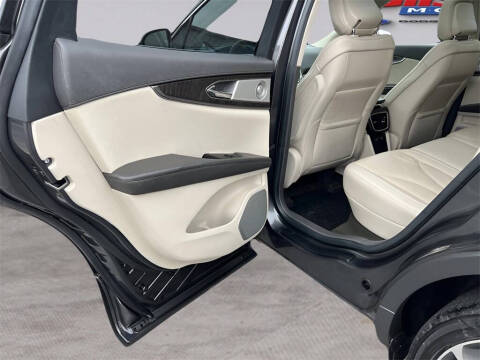 2020 Lincoln Nautilus Reserve