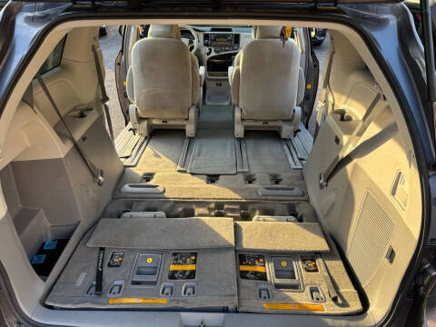 2011 Toyota Sienna Base 7-Passenger
