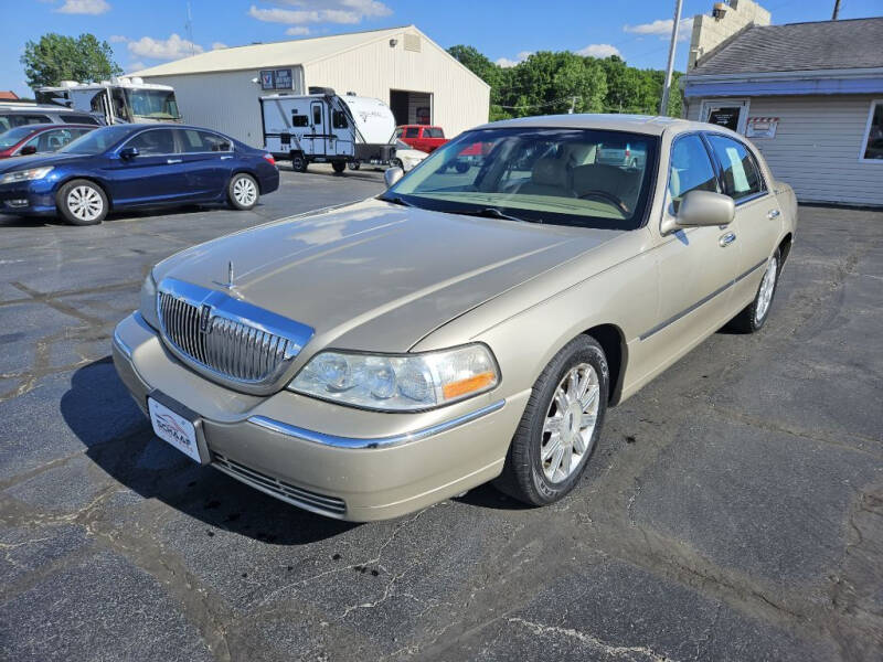 2009 Lincoln Town Car for sale at Larry Schaaf Auto Sales in Saint Marys OH