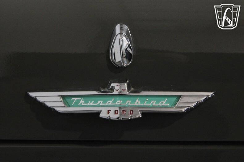 1957 Ford Thunderbird