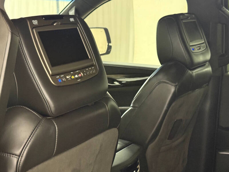 2019 Cadillac Escalade Platinum