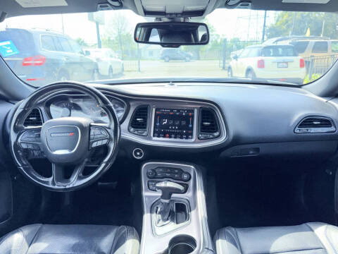 2018 Dodge Challenger SXT Plus