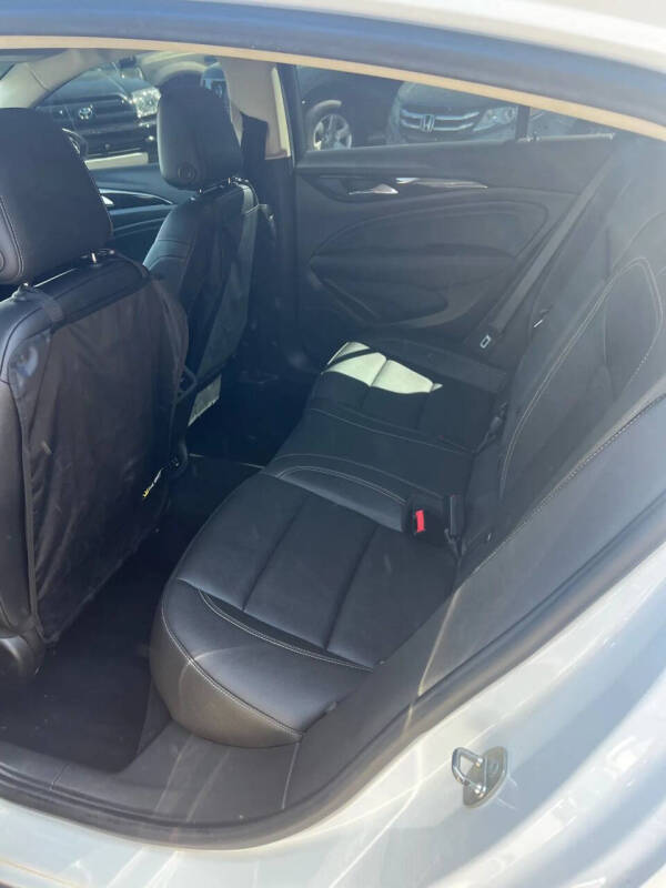 2018 Buick Regal Sportback Essence