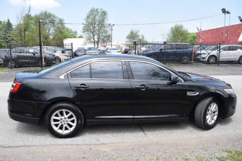 2014 Ford Taurus SE
