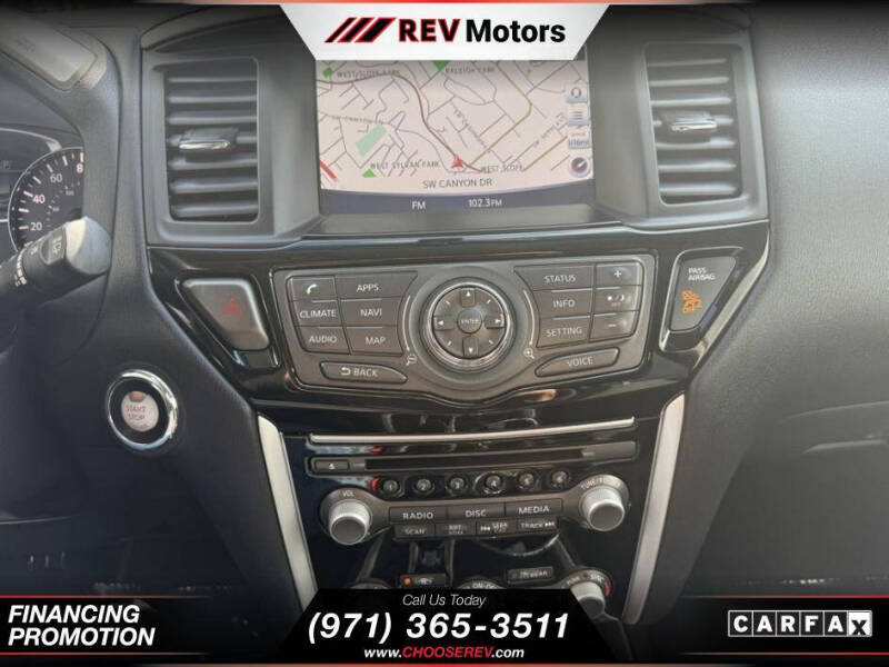 2020 Nissan Pathfinder SV