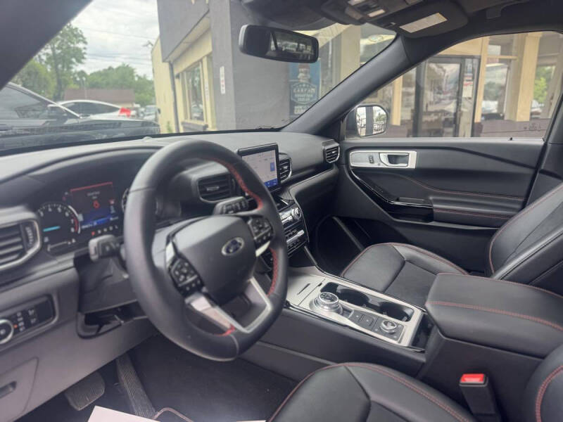 2024 Ford Explorer ST-Line